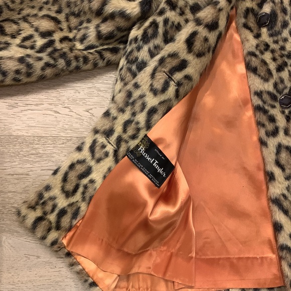 Faux Fur Leopard 🐆 Animal Print Mid-Length Vintage Coat Mob Wife Cool Buttons ✧ - Picture 12 of 15